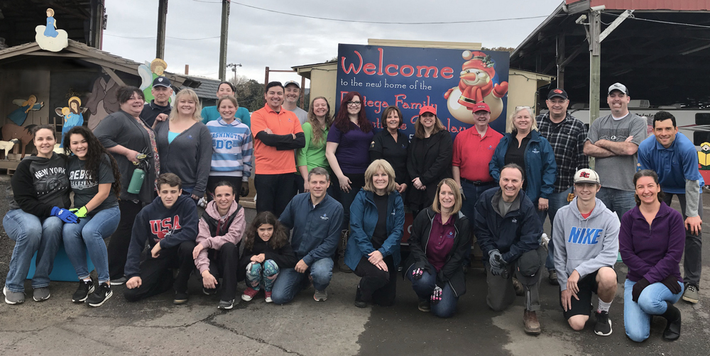 Pastega holiday lights volunteers Oregon State Credit Union