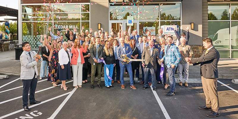 ribbon cutting at cedar mill branch